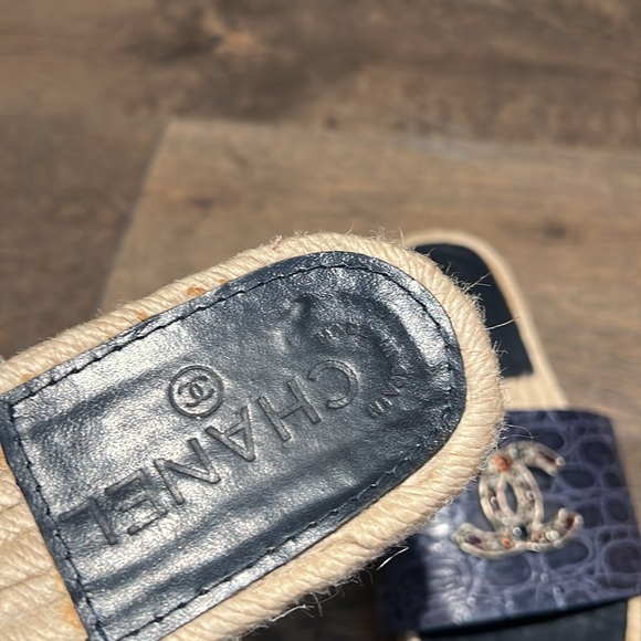 No brand shoes - Picture 3 of 5